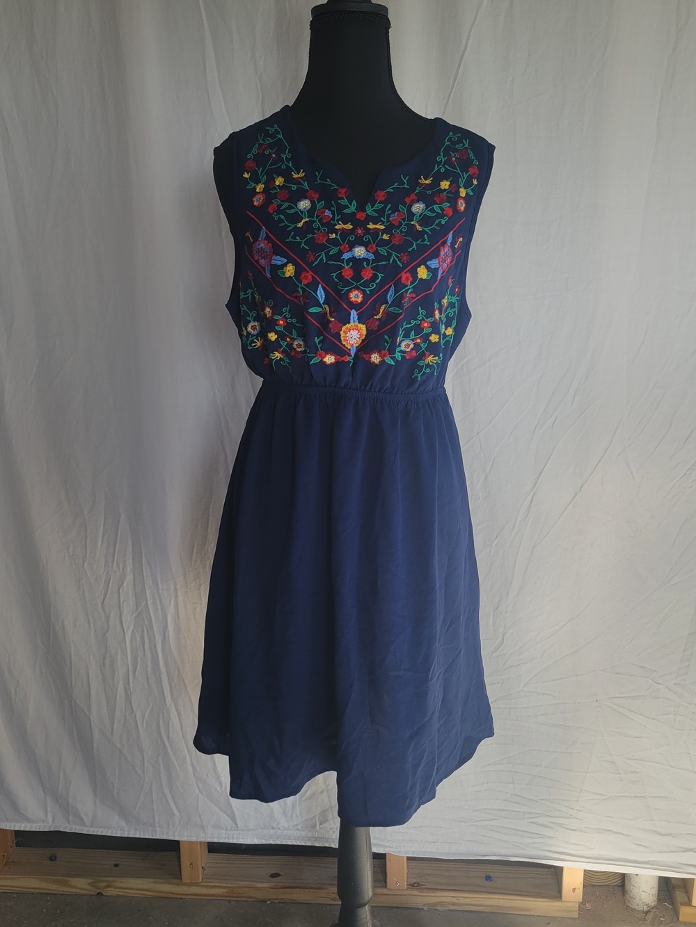 Navy Blue Embroidered Floral Sleeveless Dress